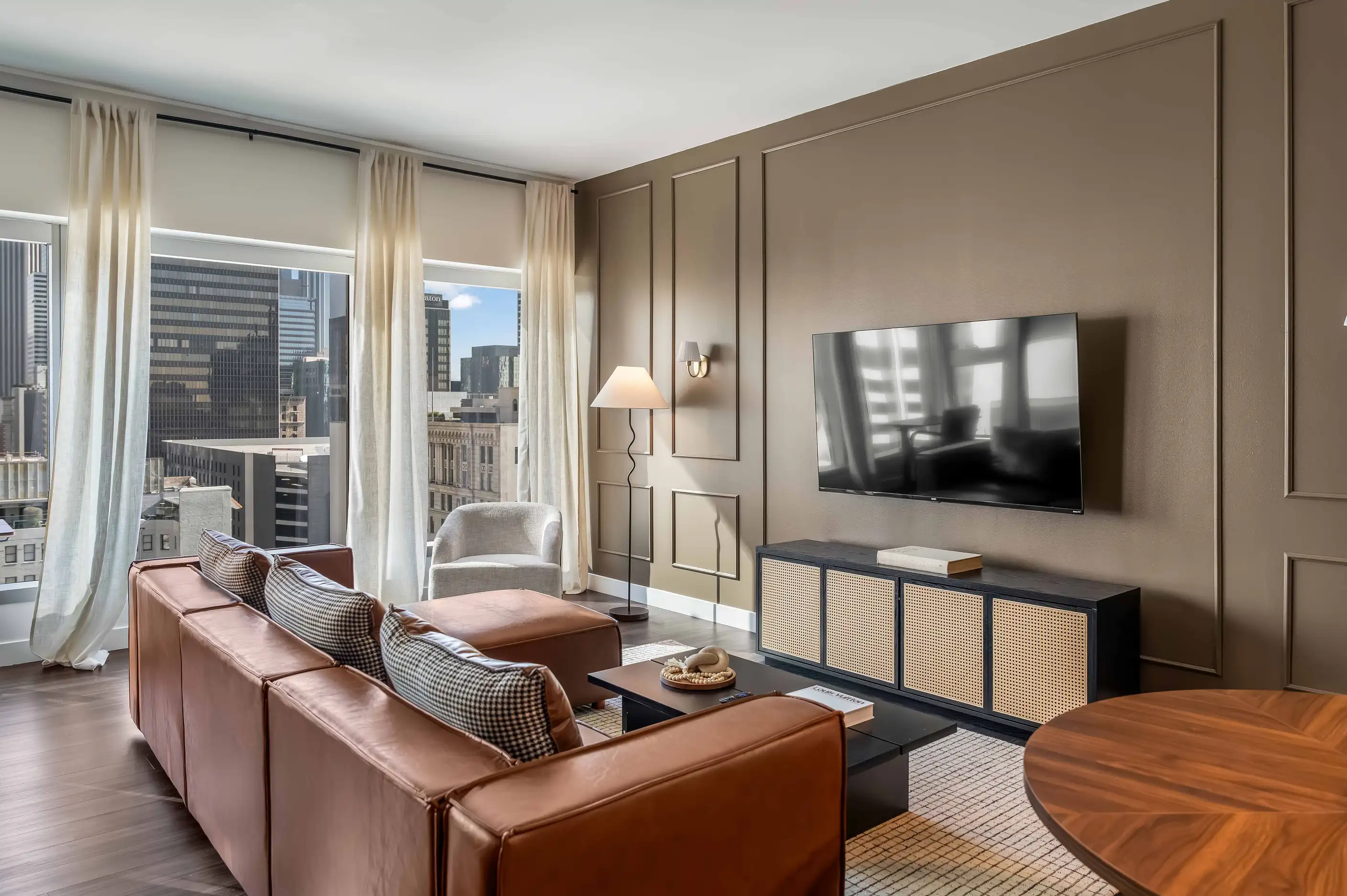 The James Highrise – photo 1