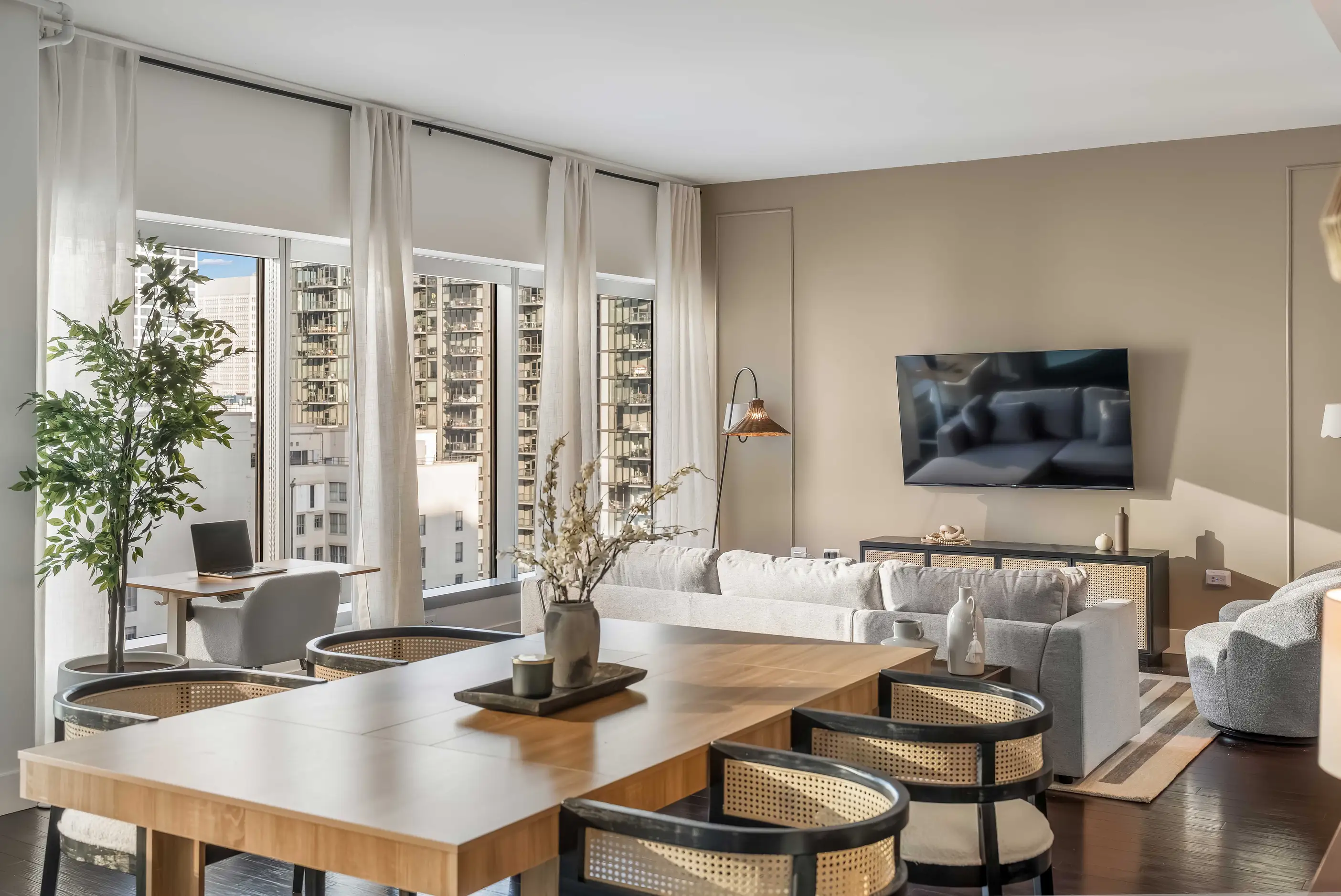 The Skyline Highrise - property photo