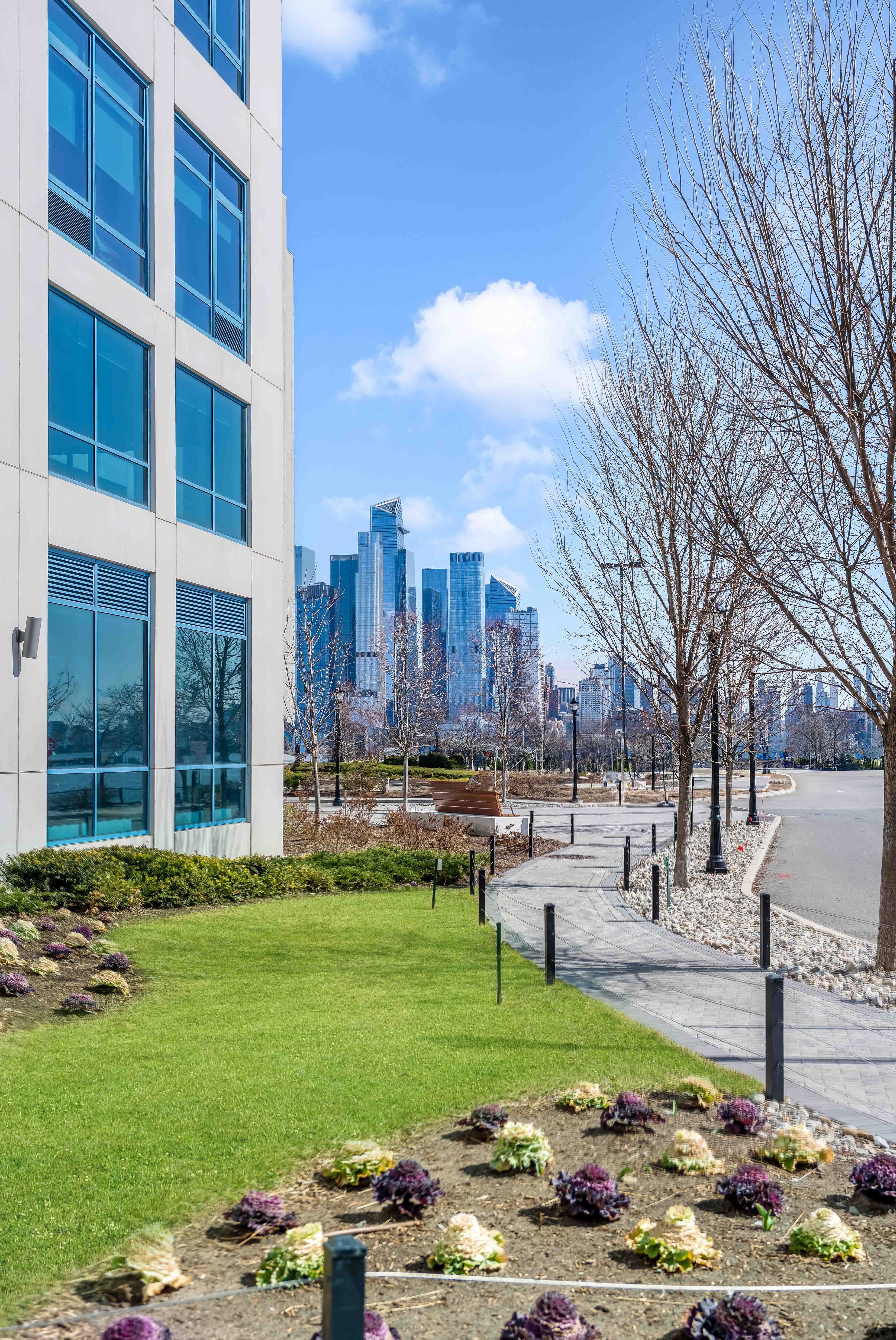 The building itself at Hamilton Cove, Weehawken