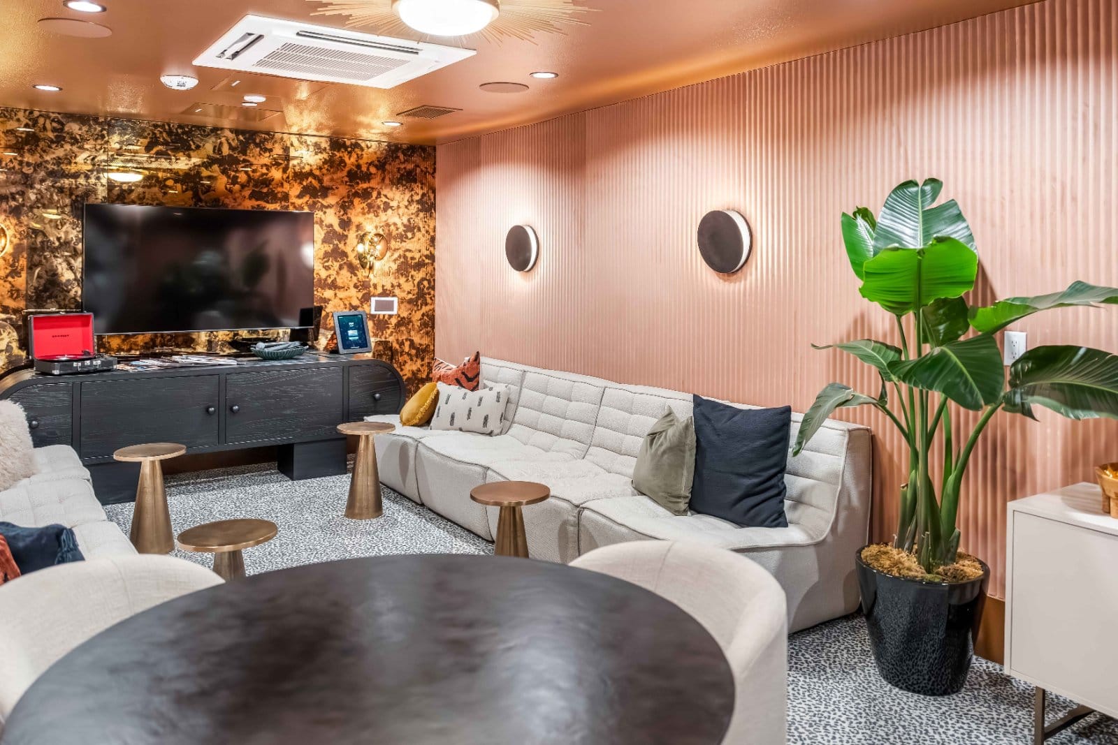 Lounge and conference rooms at Aurum, Irvine