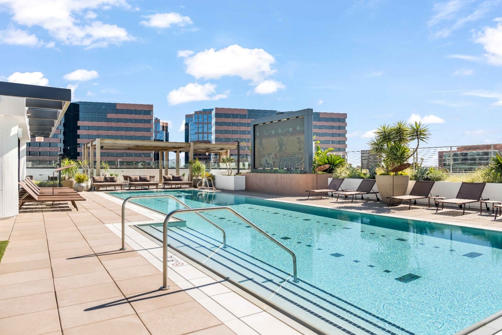 Resort-style pool at Aurum, Irvine